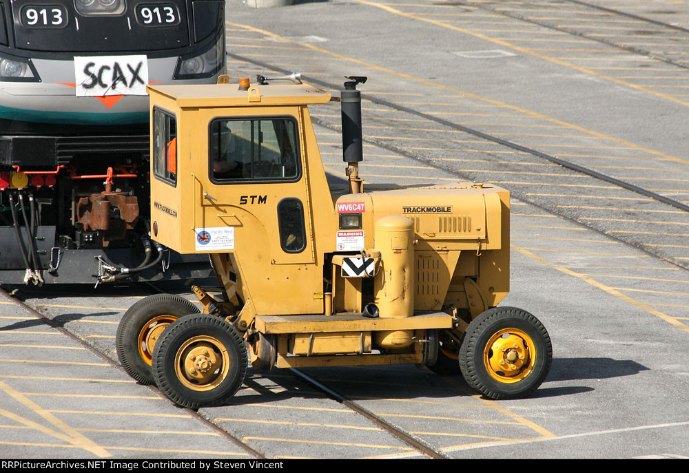 STM Trackmobile leased by Metrolink (or contractors) at Keller yard